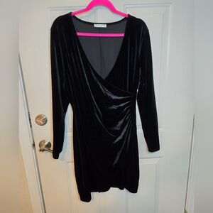 INTEMPO Women's black velvet Dress